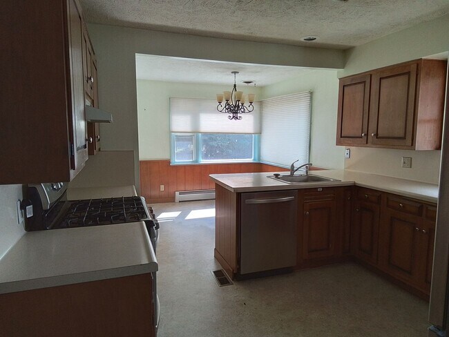 Building Photo - Single family home w / elbow room in Bozeman