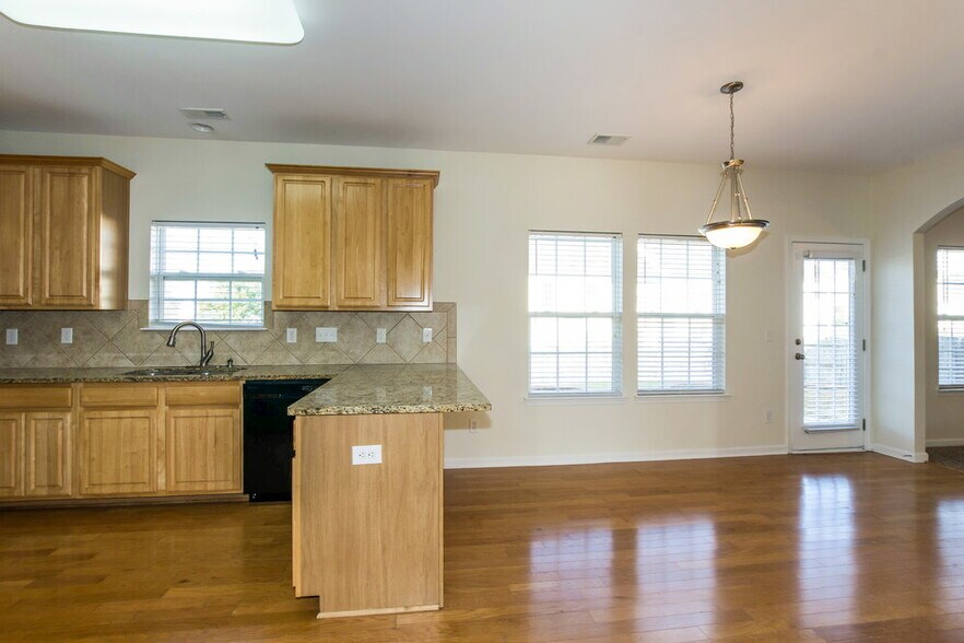 Building Photo - 4059 Clover Rd NW