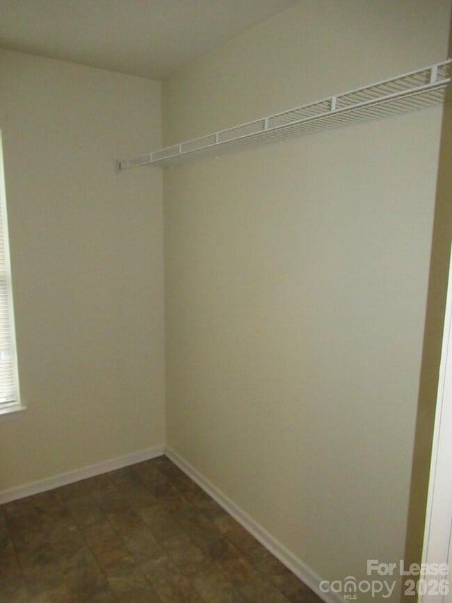 Building Photo - 122 Anastasia Ln