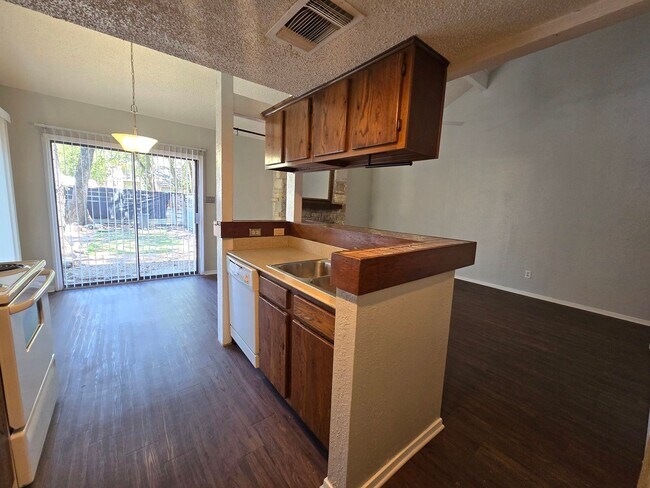 Building Photo - 1713 Cinnamon Path