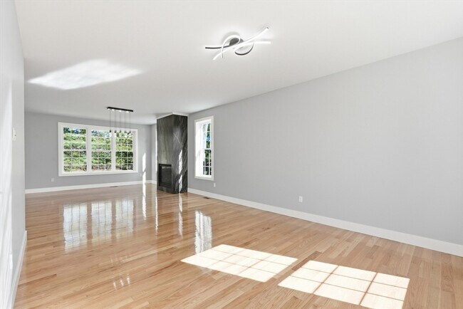 Building Photo - 6 Barrows Rd