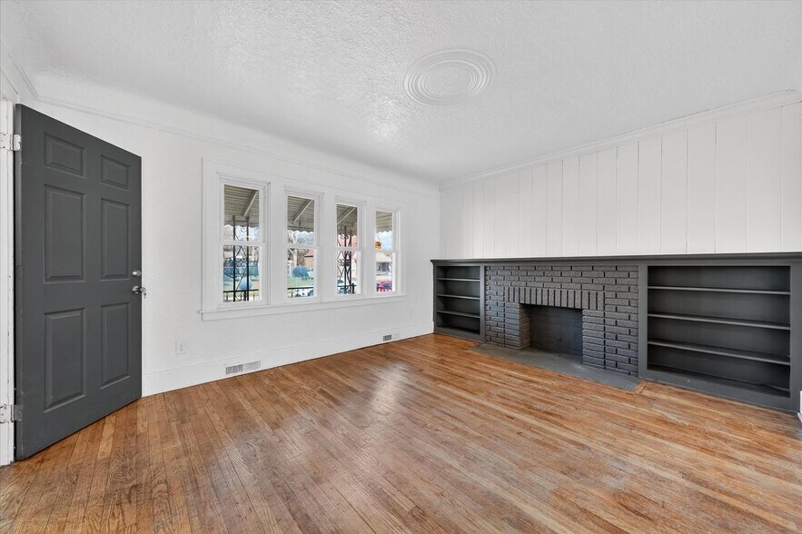 Building Photo - 16890 Stoepel St