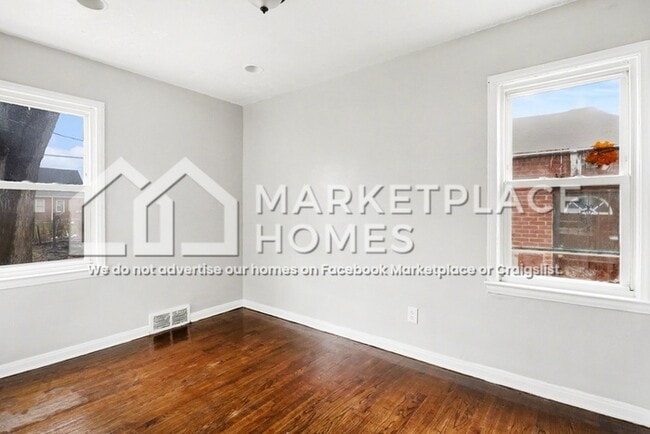 Building Photo - 16501 Fairmount Dr