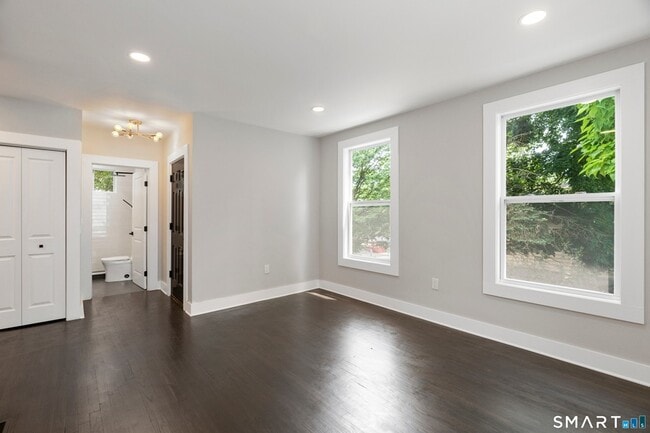 Building Photo - 492 Lombard St