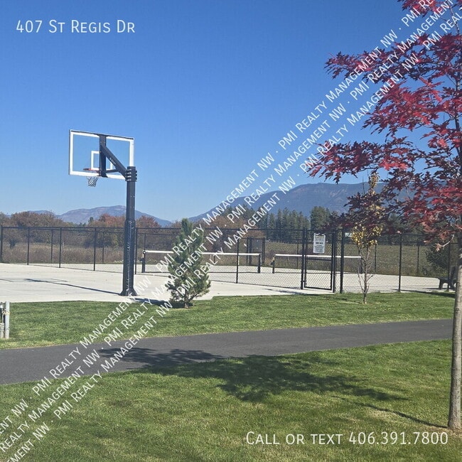 Building Photo - 407 St Regis Dr