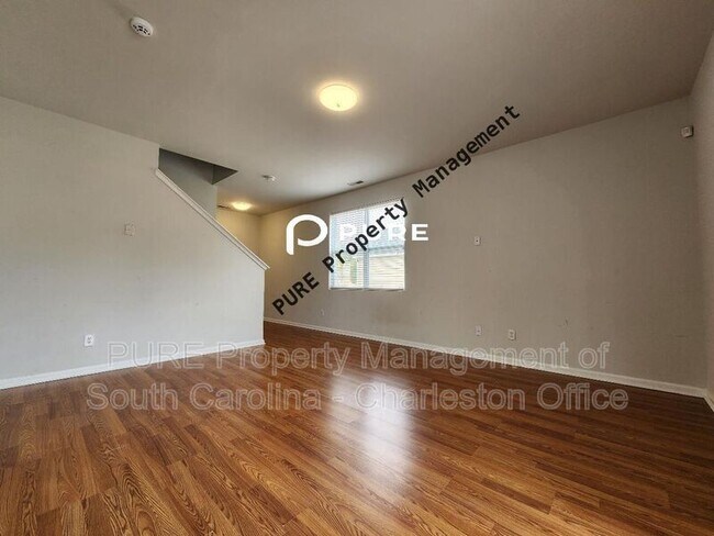 Building Photo - 437 Watershed Dr