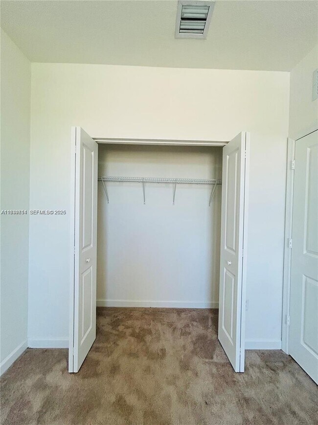 Building Photo - 2617 SE 10th St