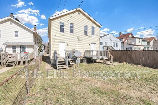 Building Photo - 793 E Starr Ave