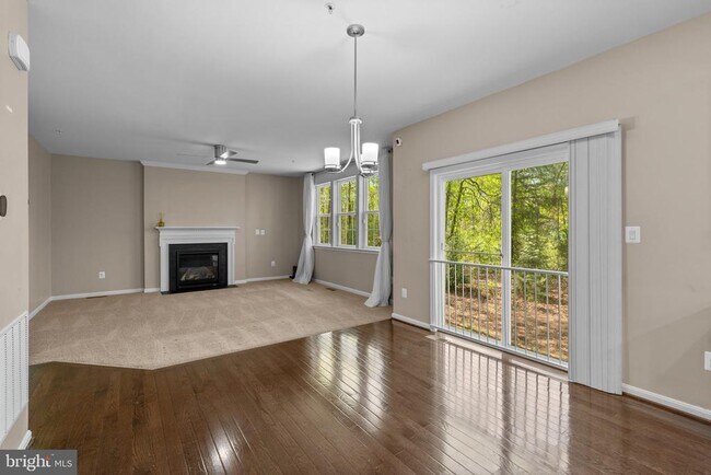Building Photo - 920 St Martins Loop