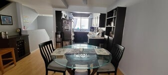 Building Photo - 335 E Plymouth St