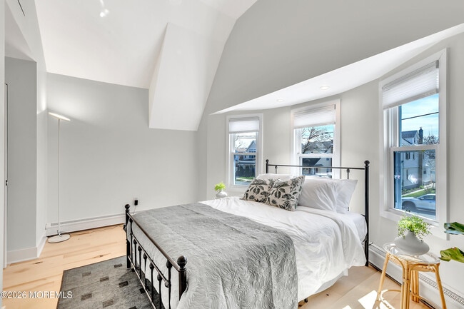 Building Photo - 320 Ocean Park Ave