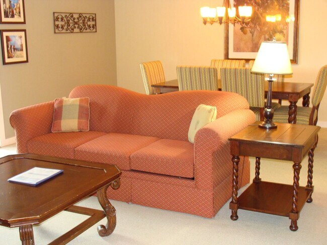 Building Photo - 1-bedroom furnished condo with fenced courtyard