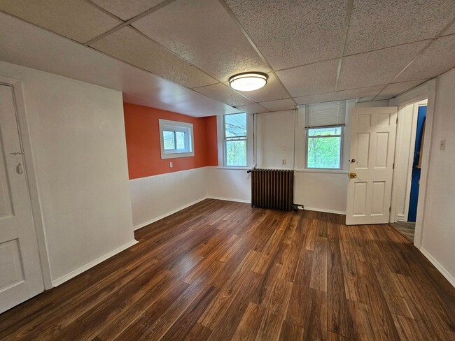 Building Photo - 2 bedroom Cozy Bungalow in Etna!