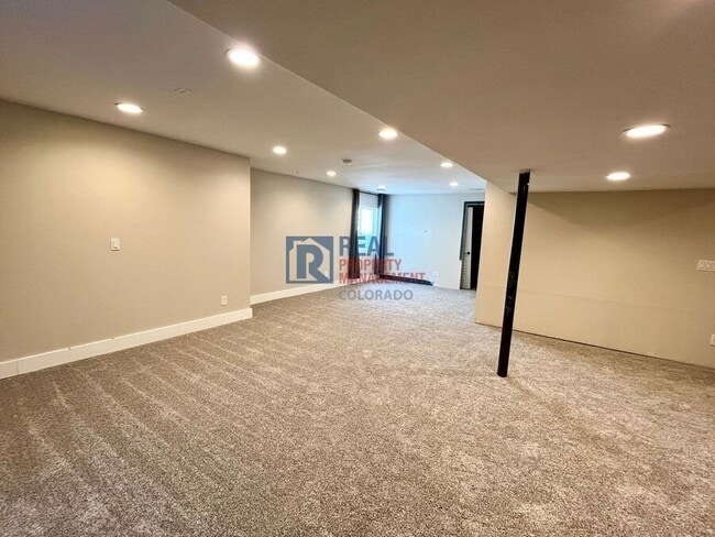 Building Photo - 7665 Buckeye Tree Ln