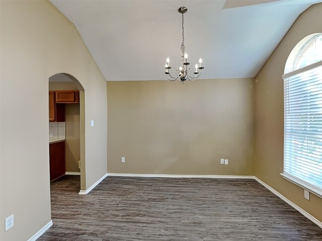 Building Photo - 18494 Sunrise Pines Dr