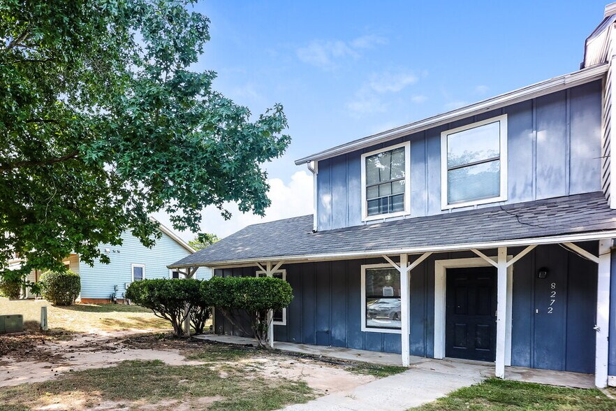 Building Photo - 8272 Canyon Forge Dr