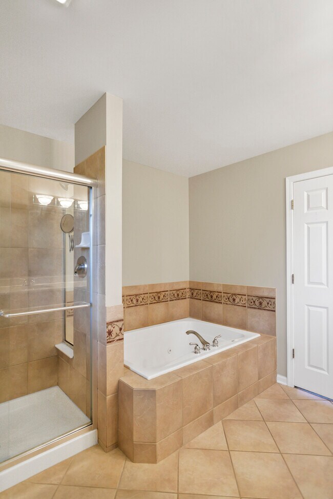 Building Photo - 40W148 Carl Sandburg Rd