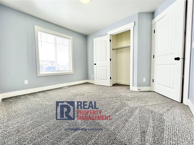 Building Photo - "AMAZING NEW HOME FOR RENT" 3 Bed 2 Bath - 2 Car Garage