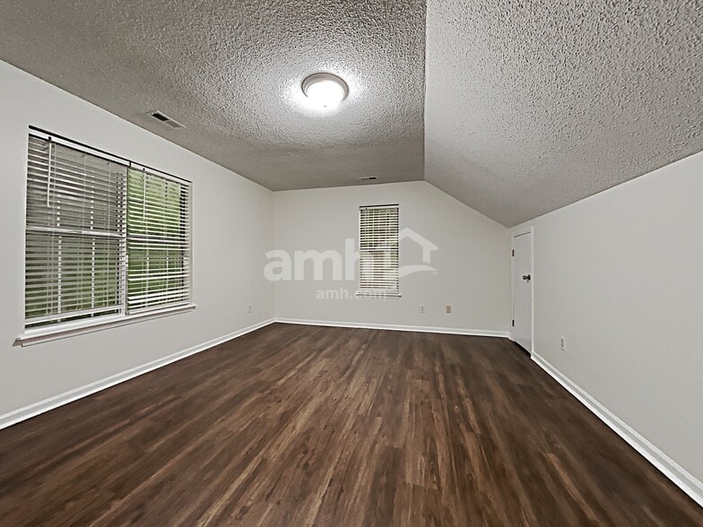 Building Photo - 14826 Rolling Sky Dr