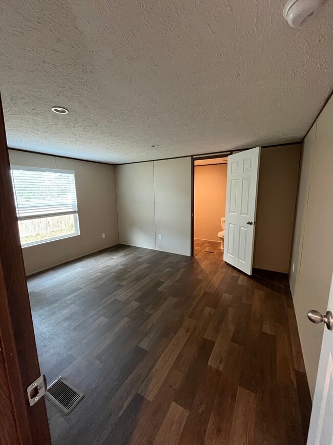 Building Photo - 4374 Loys Dr