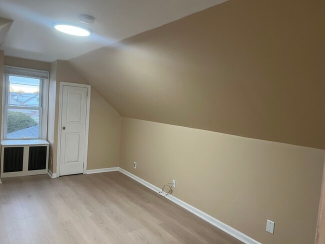 Building Photo - 61 Warwick Rd