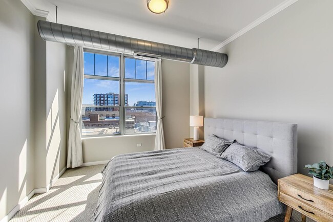 Building Photo - 1200 W Monroe St