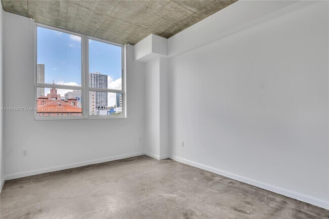 Building Photo - 133 NE 2nd Ave