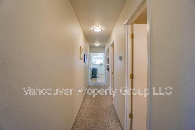 Building Photo - 13210 SE 7th St