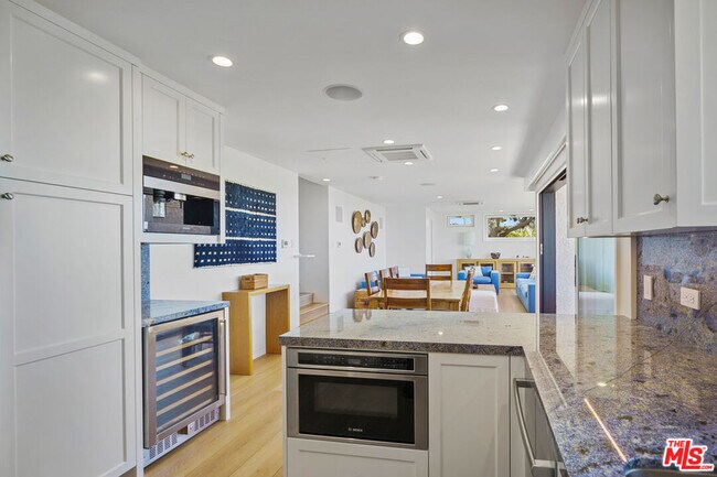 Building Photo - 6817 Seawatch Ln