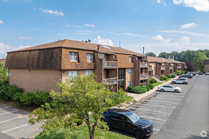 Primary Photo - Woodbridge Terrace