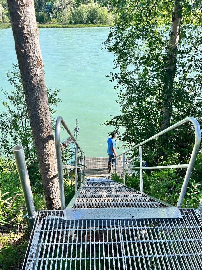 Building Photo - 32992 Johnsons Dr