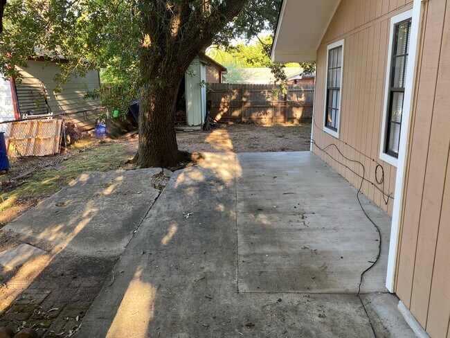 Backyard - 511 Doverfield Dr