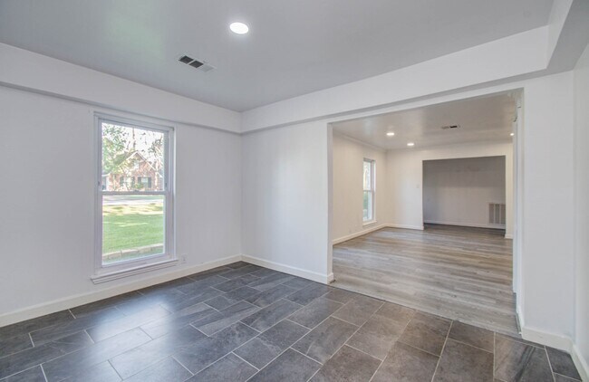 Building Photo - 674 Ravensworth Dr