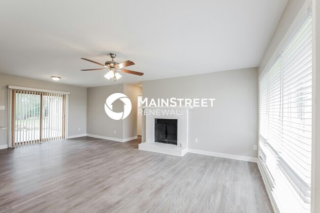Building Photo - 20901 Sierra Vista Dr