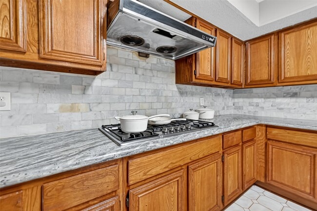 Building Photo - 1535 Beaconshire
