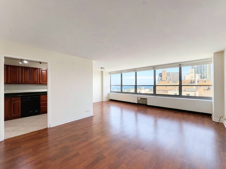 Building Photo - 3550 N Lake Shore Dr