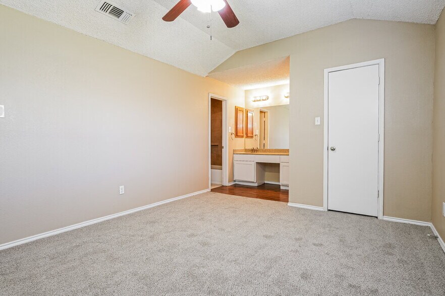 Building Photo - 405 Lemon Dr