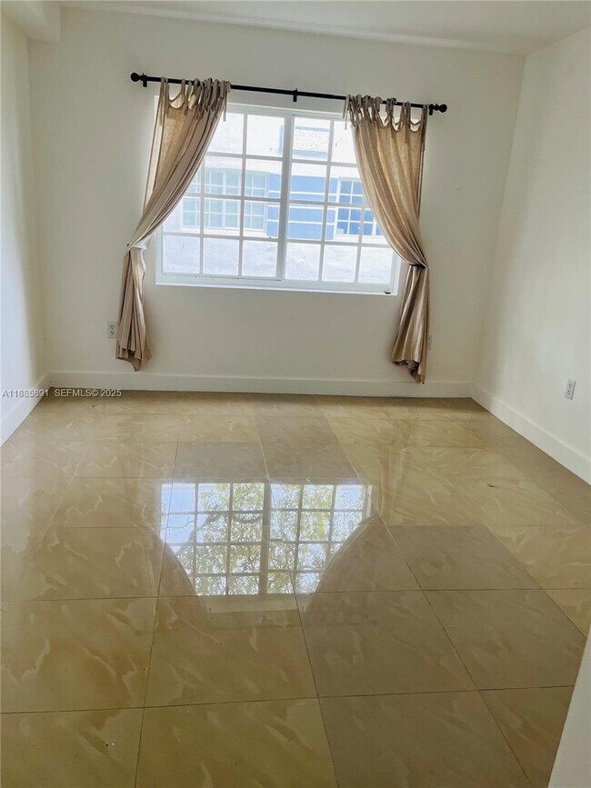 Building Photo - 1935 Marseille Dr