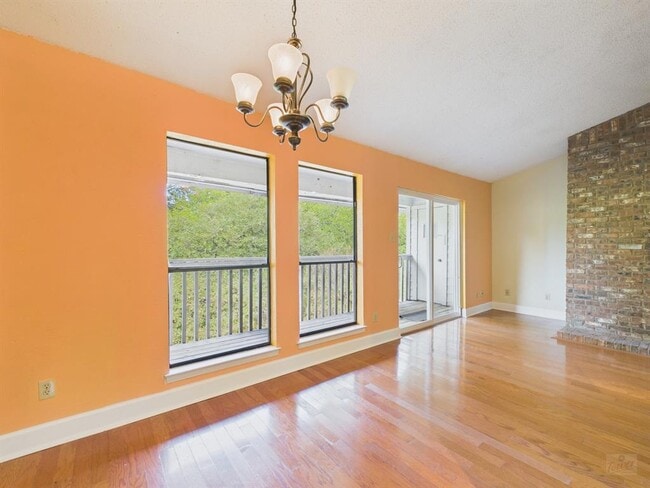 Building Photo - 3839 Dry Creek Dr
