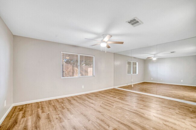 Building Photo - HENDERSON, GATED COMMUNITY, IMMACULATE ONE...