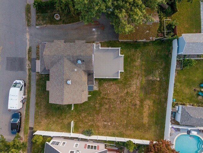 Building Photo - 49 Riverside Ave