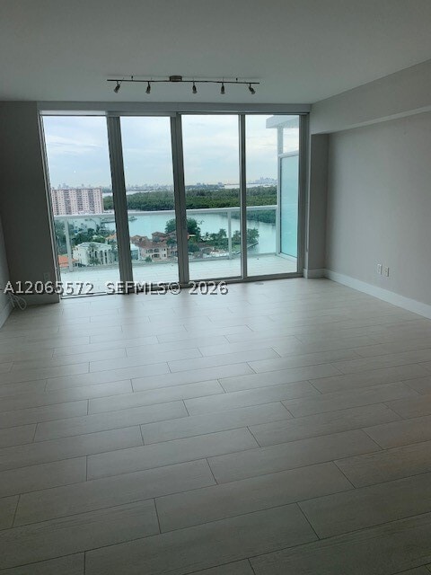 Building Photo - 400 Sunny Isles Blvd
