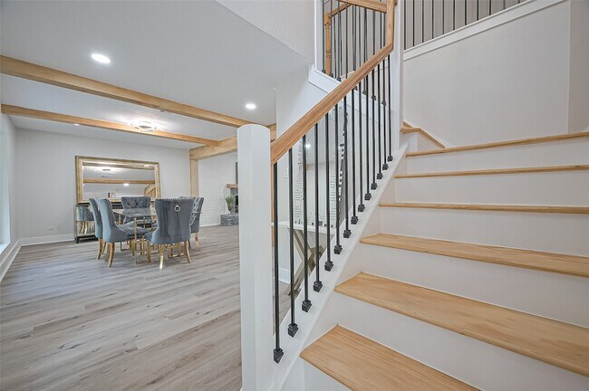 Building Photo - 3 Roserush Ct