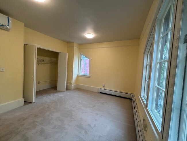 Building Photo - 310 Montgomery St