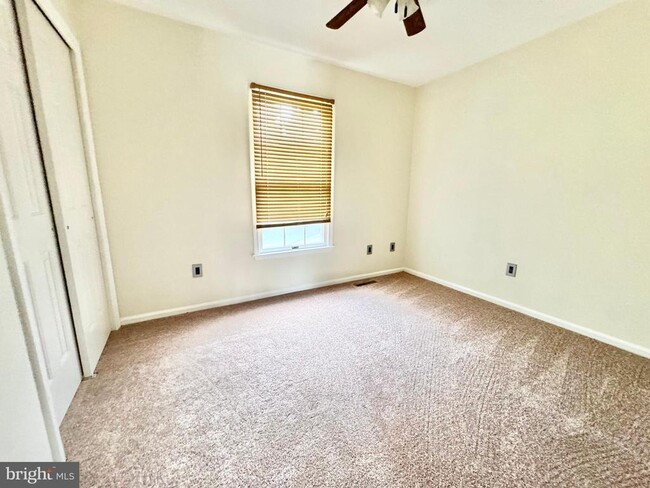 Building Photo - 501 Falcon Dr