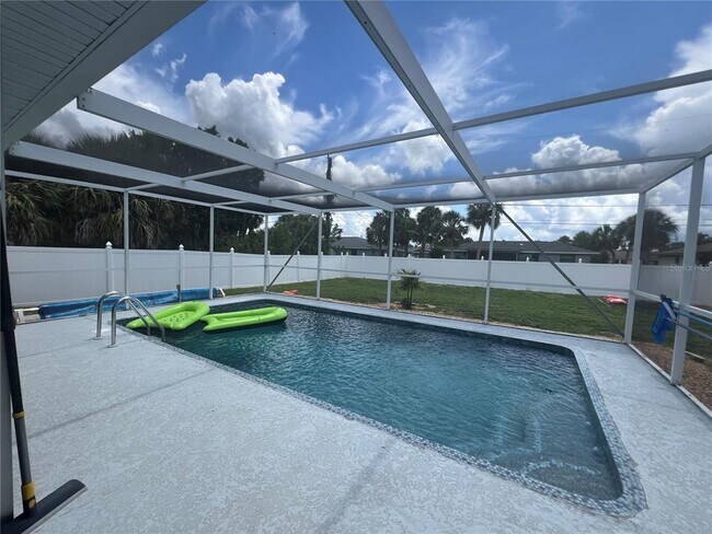 Building Photo - 18140 Wolbrette Cir