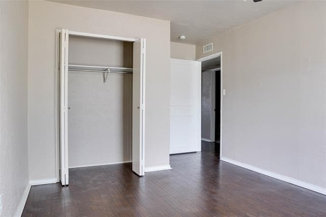 Building Photo - 728 Wandering Way Dr