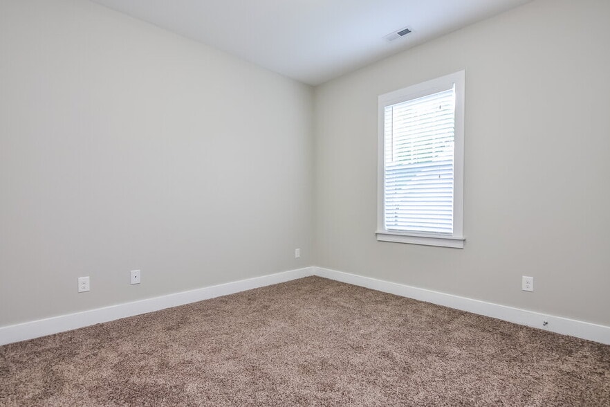 Building Photo - 75 Wood Green Dr