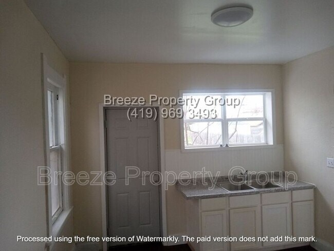 Building Photo - 332 Willard St