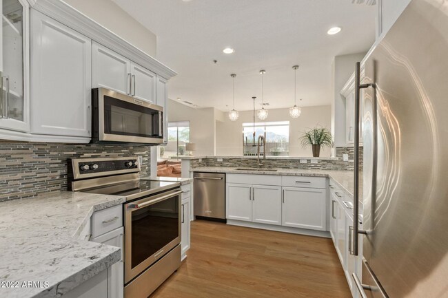 Building Photo - Grayhawk Remodeled Condo